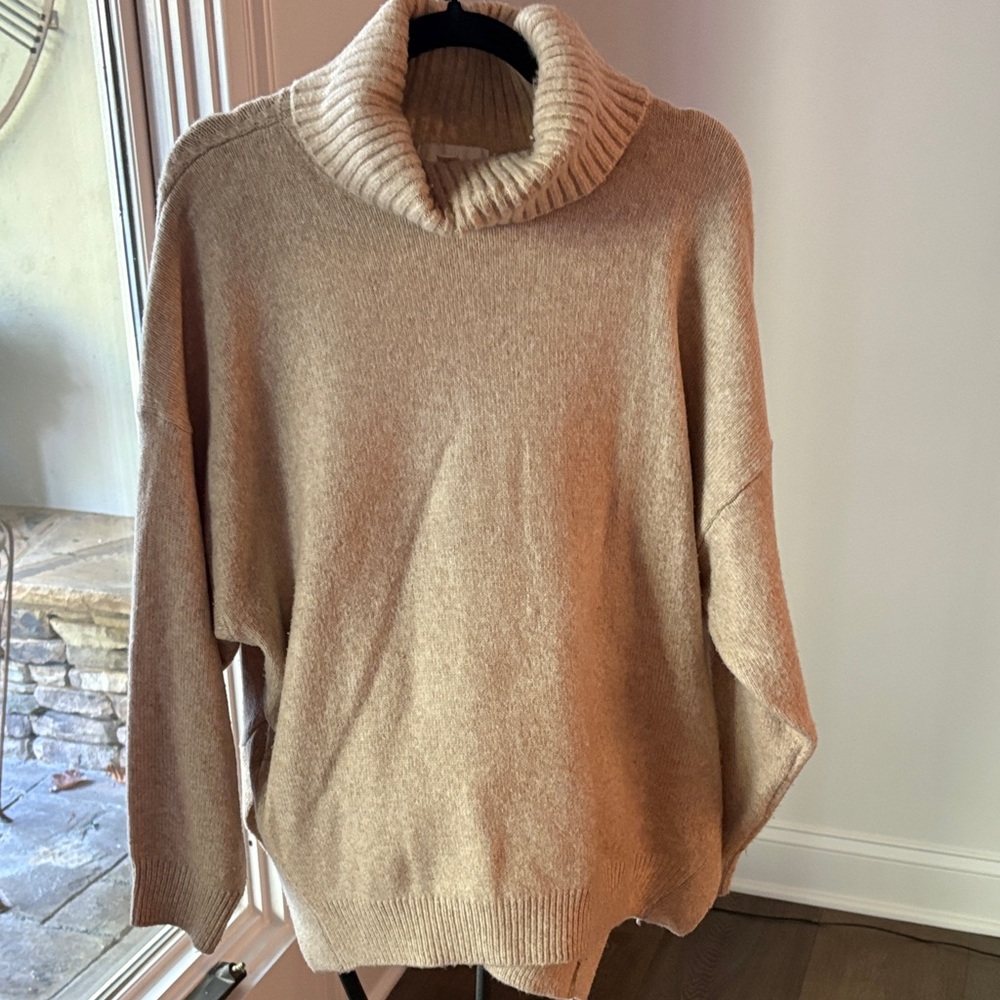 H & M Oversized Turtleneck Sweater Tan Camel M - Picture 2 of 6